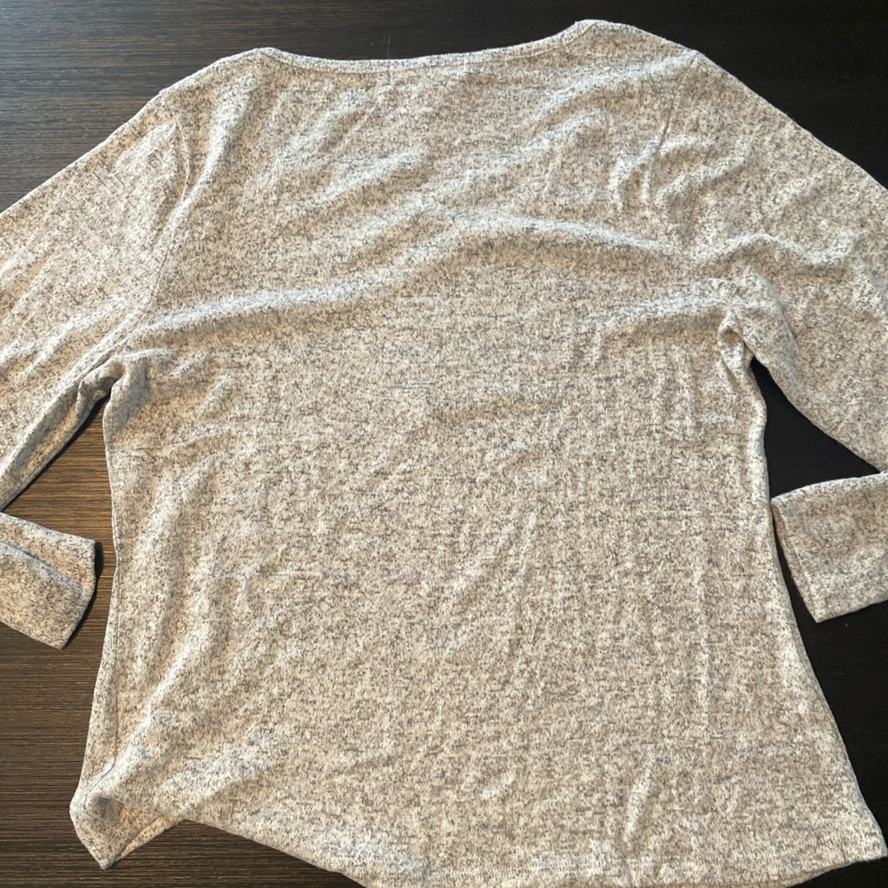 Carolyn Taylor Women's Knit Fashion Light Grey Long Sleeve Top Size XL NWT NEW - Picture 5 of 6